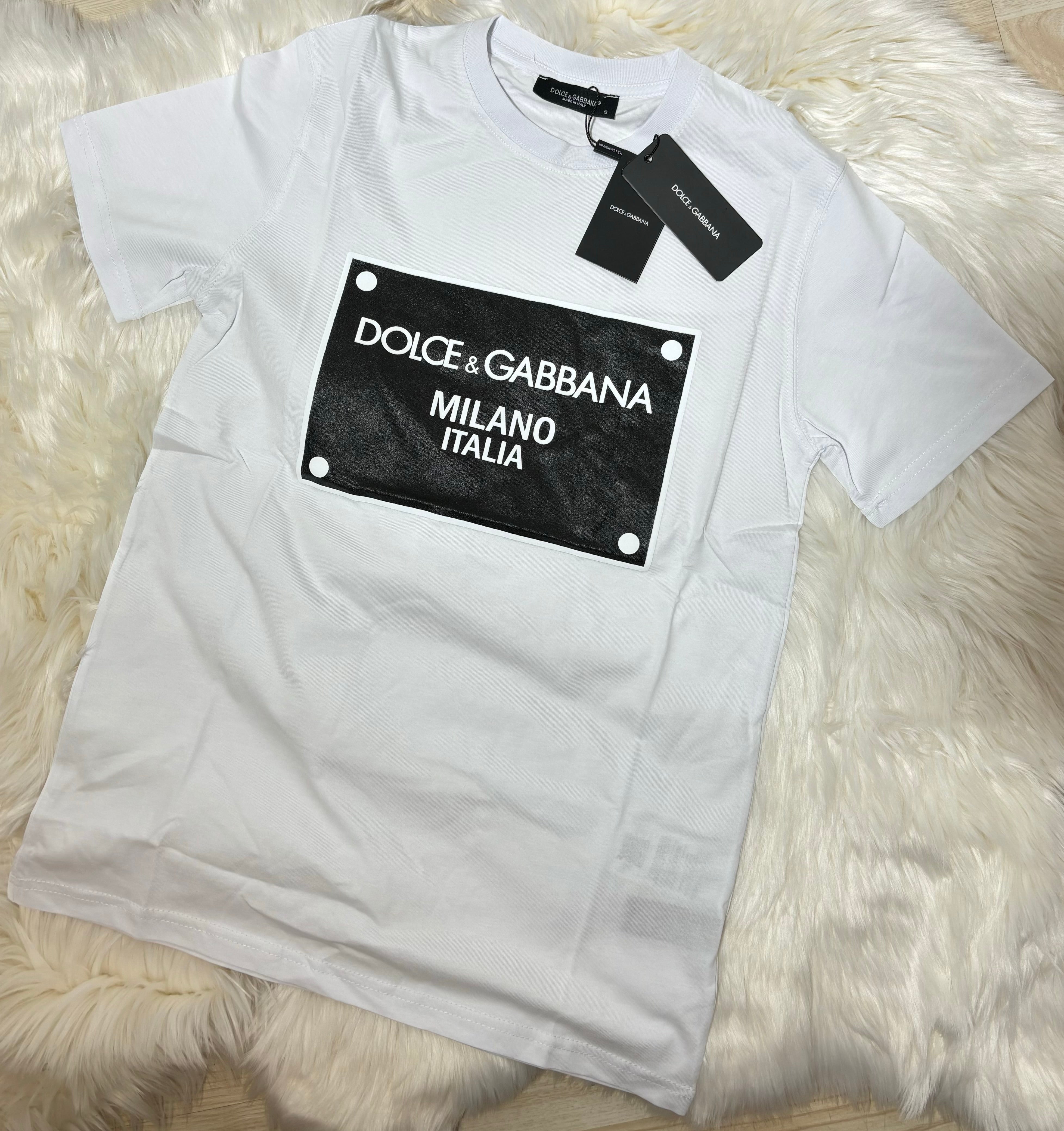 Tricou DG